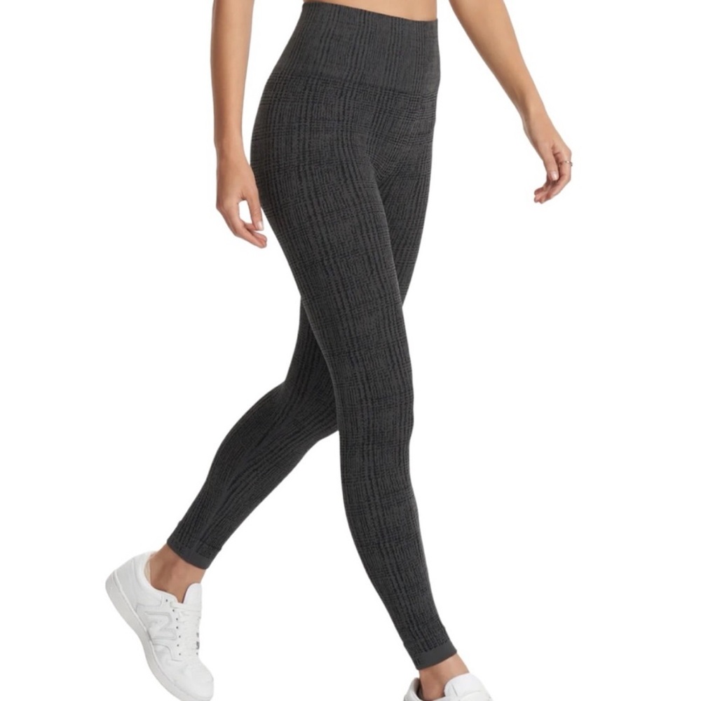Vuori Helix Seamless Texture Leggings Size Medium